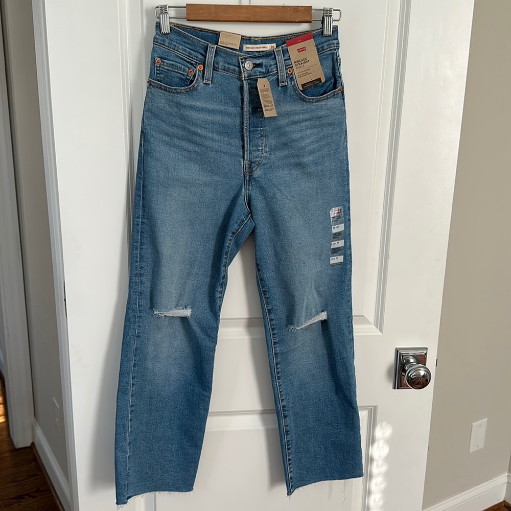 Levi’s size 26 ribcage straight ankle